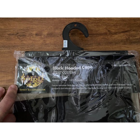 Spirit Halloween Adult Black Hooded Cape Costume One Size Fits Most Cloak‎ NIB - Picture 8 of 12